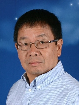 梁洪平博士。